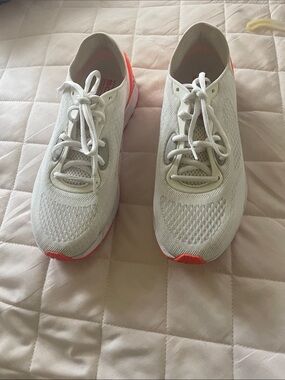 Under Armour HOVR Sonic Women’s White Mesh Sneakers with Coral Accents -Size 9.5